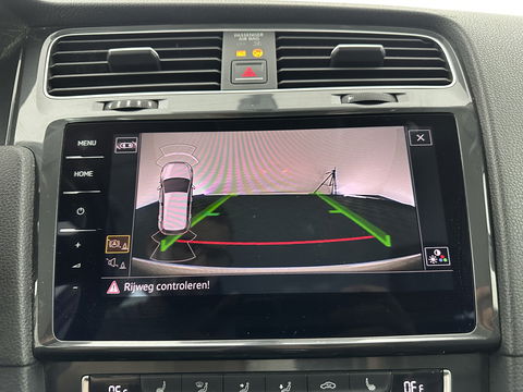 Volkswagen e-Golf Aut. *HEAT-PUMP | LUXURY-LEATHER | FULL-LED | NAVI-FULLMAP | CAMERA | HEATED-SPORTSEATS | ECC | CCS-FASTLOADER | PDC | CARPLAY | CRUISE | 16''ALU*