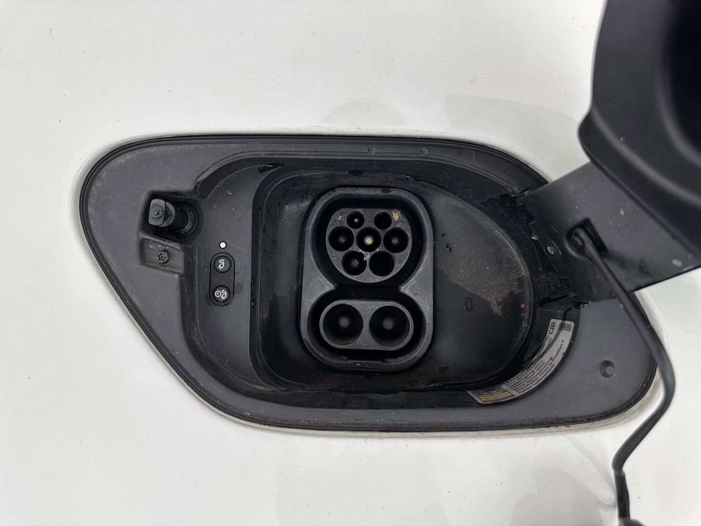 Volkswagen e-Golf Aut. *HEAT-PUMP | LUXURY-LEATHER | FULL-LED | NAVI-FULLMAP | CAMERA | HEATED-SPORTSEATS | ECC | CCS-FASTLOADER | PDC | CARPLAY | CRUISE | 16''ALU*