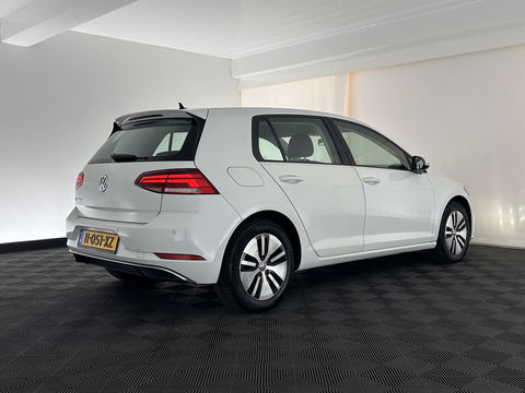 Volkswagen e-Golf Aut. *HEAT-PUMP | LUXURY-LEATHER | FULL-LED | NAVI-FULLMAP | CAMERA | HEATED-SPORTSEATS | ECC | CCS-FASTLOADER | PDC | CARPLAY | CRUISE | 16''ALU*