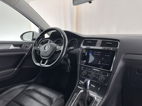 Volkswagen e-Golf Aut. *HEAT-PUMP | LUXURY-LEATHER | FULL-LED | NAVI-FULLMAP | CAMERA | HEATED-SPORTSEATS | ECC | CCS-FASTLOADER | PDC | CARPLAY | CRUISE | 16''ALU*