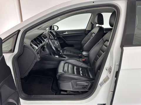 Volkswagen e-Golf Aut. *HEAT-PUMP | LUXURY-LEATHER | FULL-LED | NAVI-FULLMAP | CAMERA | HEATED-SPORTSEATS | ECC | CCS-FASTLOADER | PDC | CARPLAY | CRUISE | 16''ALU*