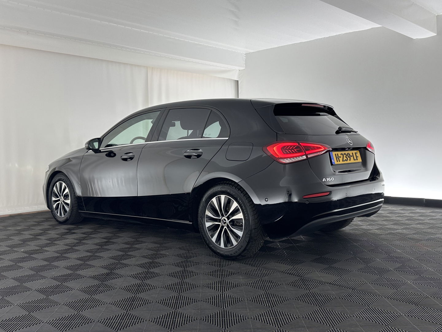 Mercedes-Benz A-Klasse 160 Business Solution *1/2ELATHER | FULL-LED | WIDE-SCREEN-COCKPIT | CAMERA | NAVI-FULLMAP | HEATED-COMFORTSEATS | ECC | PDC | CRUISE | 16''ALU*