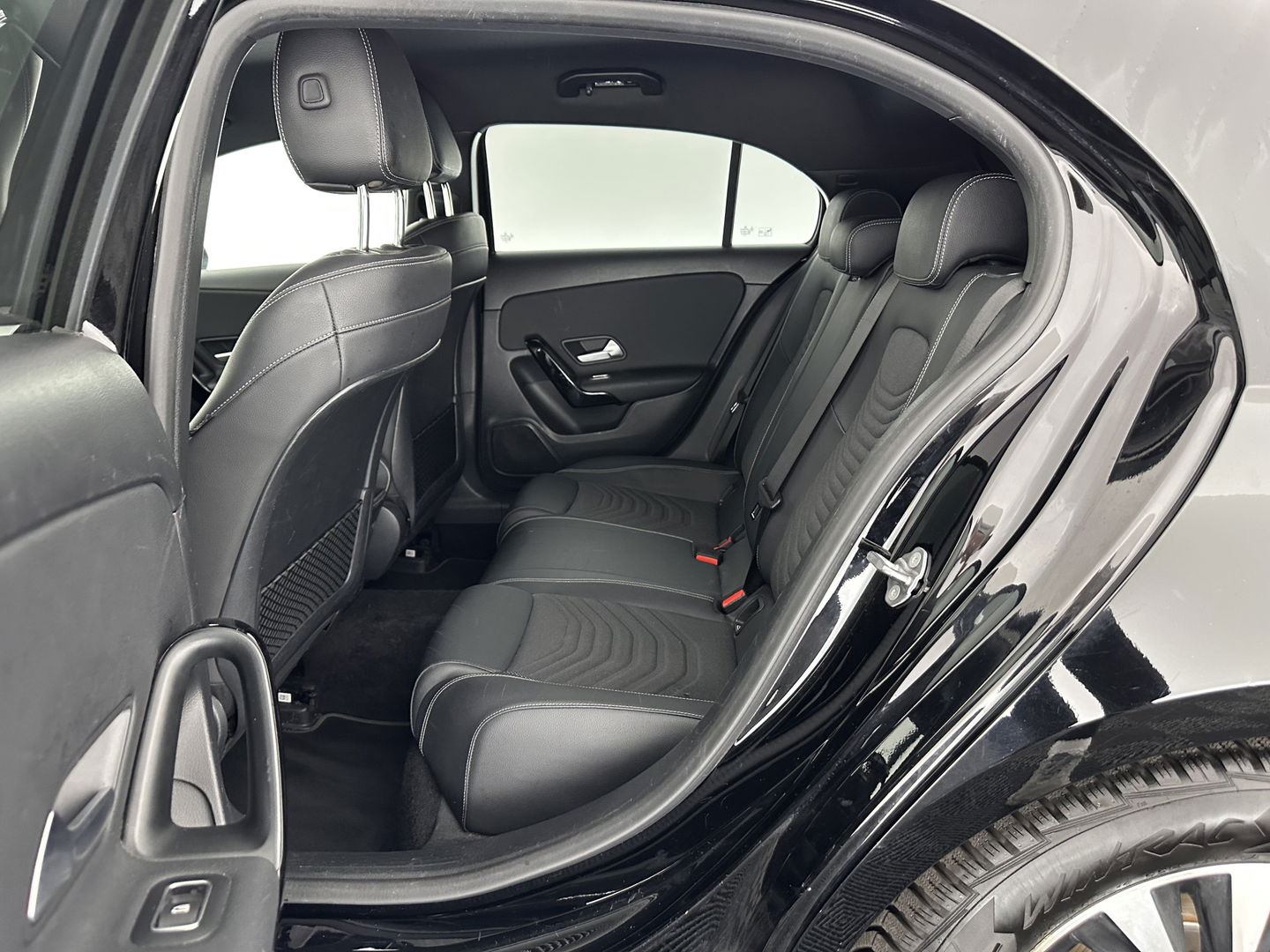 Mercedes-Benz A-Klasse 160 Business Solution *1/2ELATHER | FULL-LED | WIDE-SCREEN-COCKPIT | CAMERA | NAVI-FULLMAP | HEATED-COMFORTSEATS | ECC | PDC | CRUISE | 16''ALU*