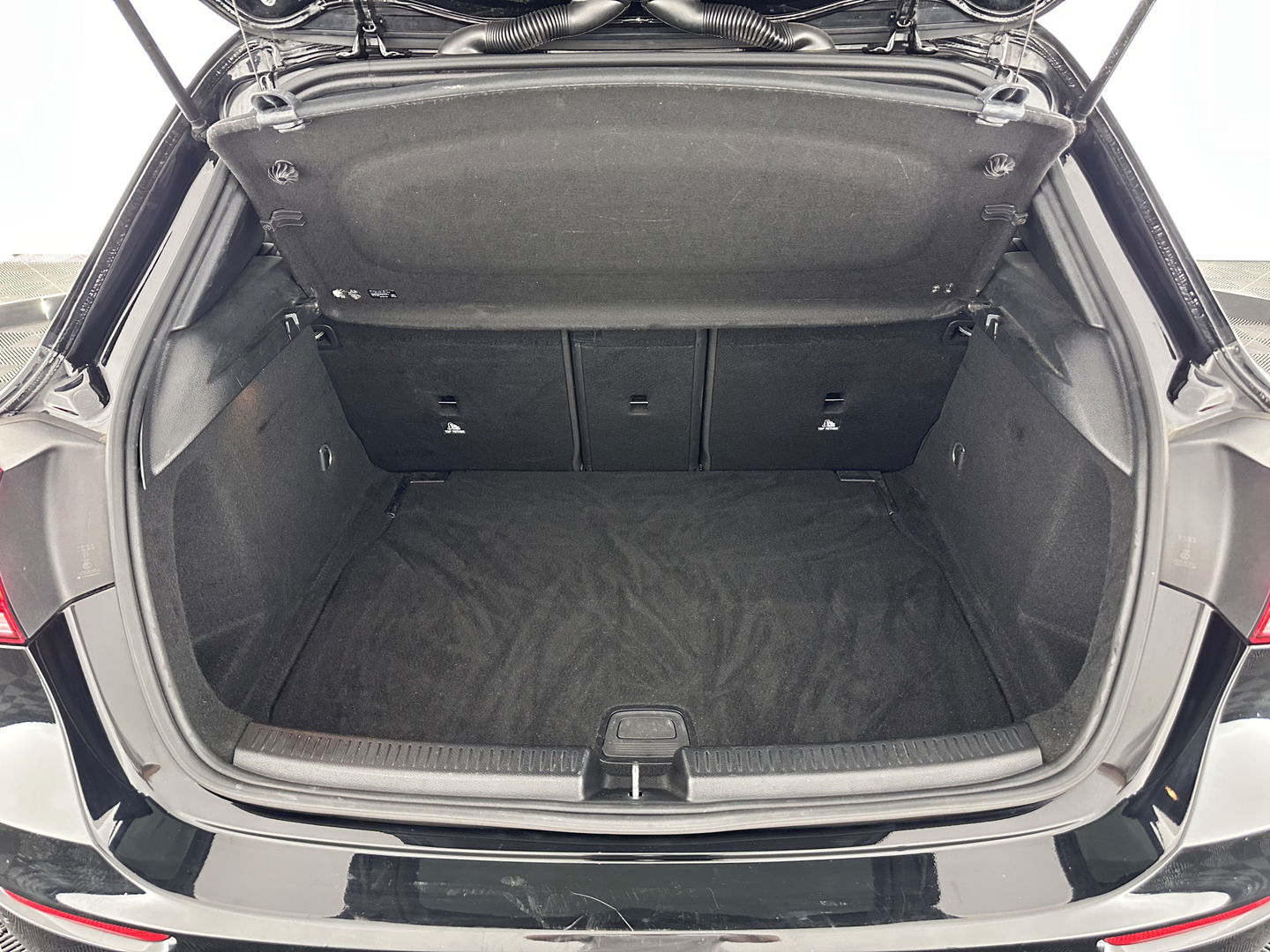 Mercedes-Benz A-Klasse 160 Business Solution *1/2ELATHER | FULL-LED | WIDE-SCREEN-COCKPIT | CAMERA | NAVI-FULLMAP | HEATED-COMFORTSEATS | ECC | PDC | CRUISE | 16''ALU*