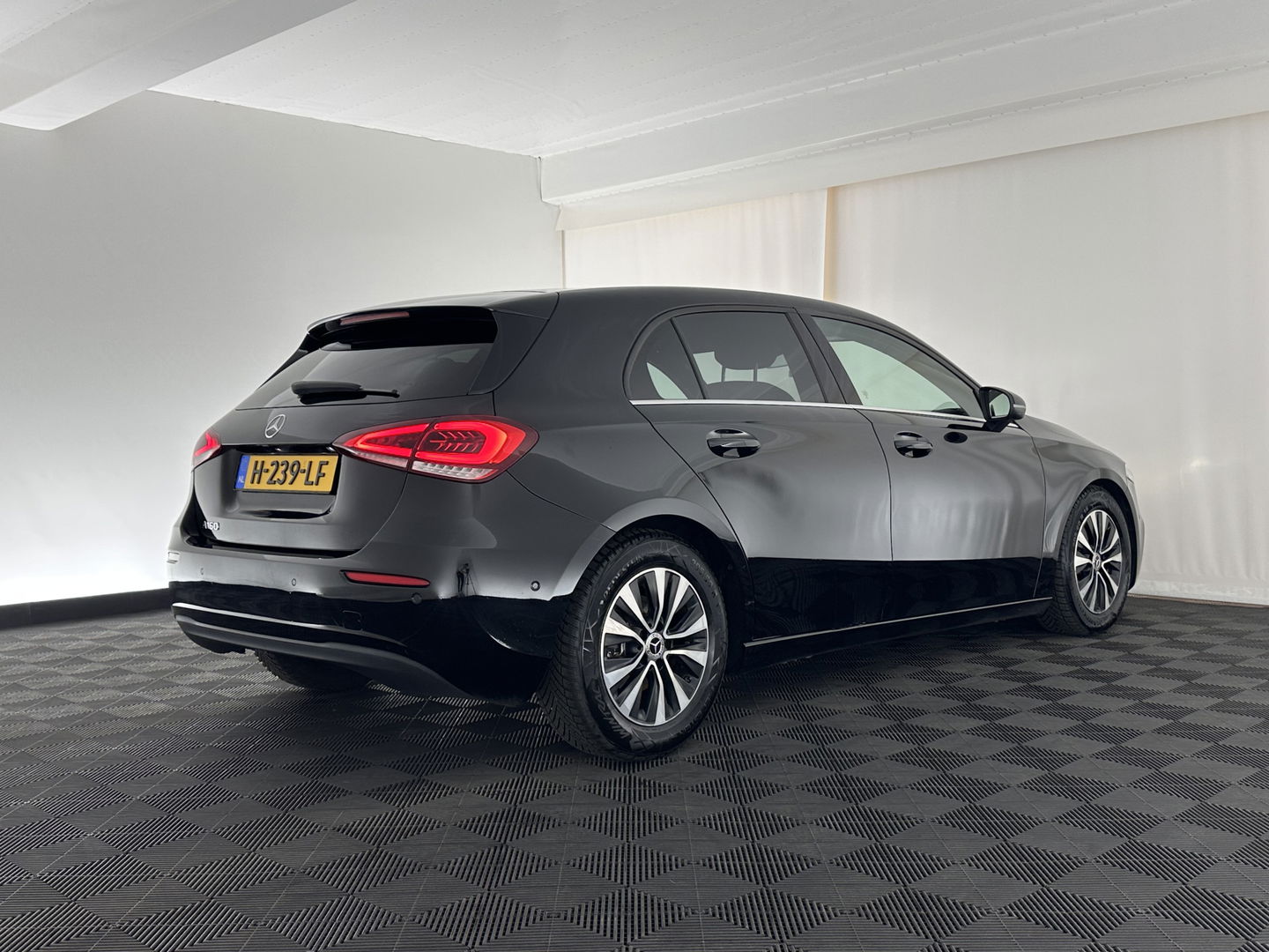 Mercedes-Benz A-Klasse 160 Business Solution *1/2ELATHER | FULL-LED | WIDE-SCREEN-COCKPIT | CAMERA | NAVI-FULLMAP | HEATED-COMFORTSEATS | ECC | PDC | CRUISE | 16''ALU*