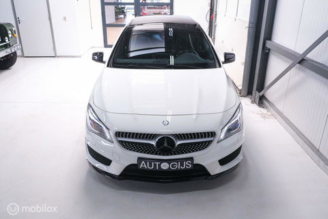 Mercedes-Benz CLA-Klasse Shooting Brake 180 AMG Line | Panorama | Trekhaak | Sportleder | LED | Navigatie | NL auto NAP | Rijklaarprijs |
