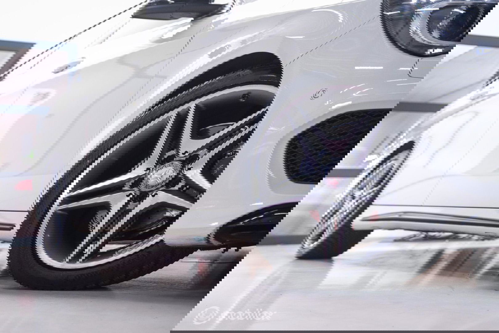 Mercedes-Benz CLA-Klasse Shooting Brake 180 AMG Line | Panorama | Trekhaak | Sportleder | LED | Navigatie | NL auto NAP | Rijklaarprijs |