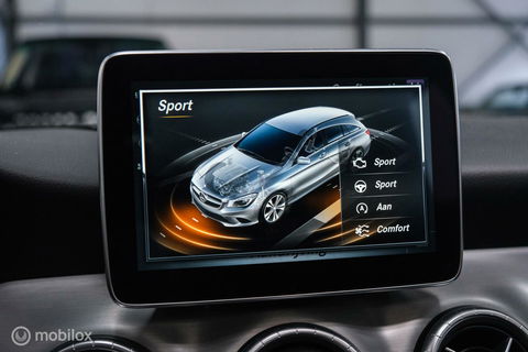 Mercedes-Benz CLA-Klasse Shooting Brake 180 AMG Line | Panorama | Trekhaak | Sportleder | LED | Navigatie | NL auto NAP | Rijklaarprijs |