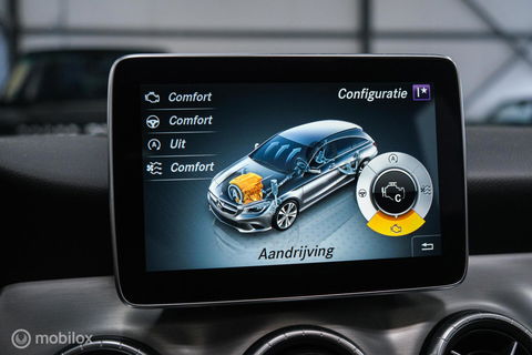 Mercedes-Benz CLA-Klasse Shooting Brake 180 AMG Line | Panorama | Trekhaak | Sportleder | LED | Navigatie | NL auto NAP | Rijklaarprijs |