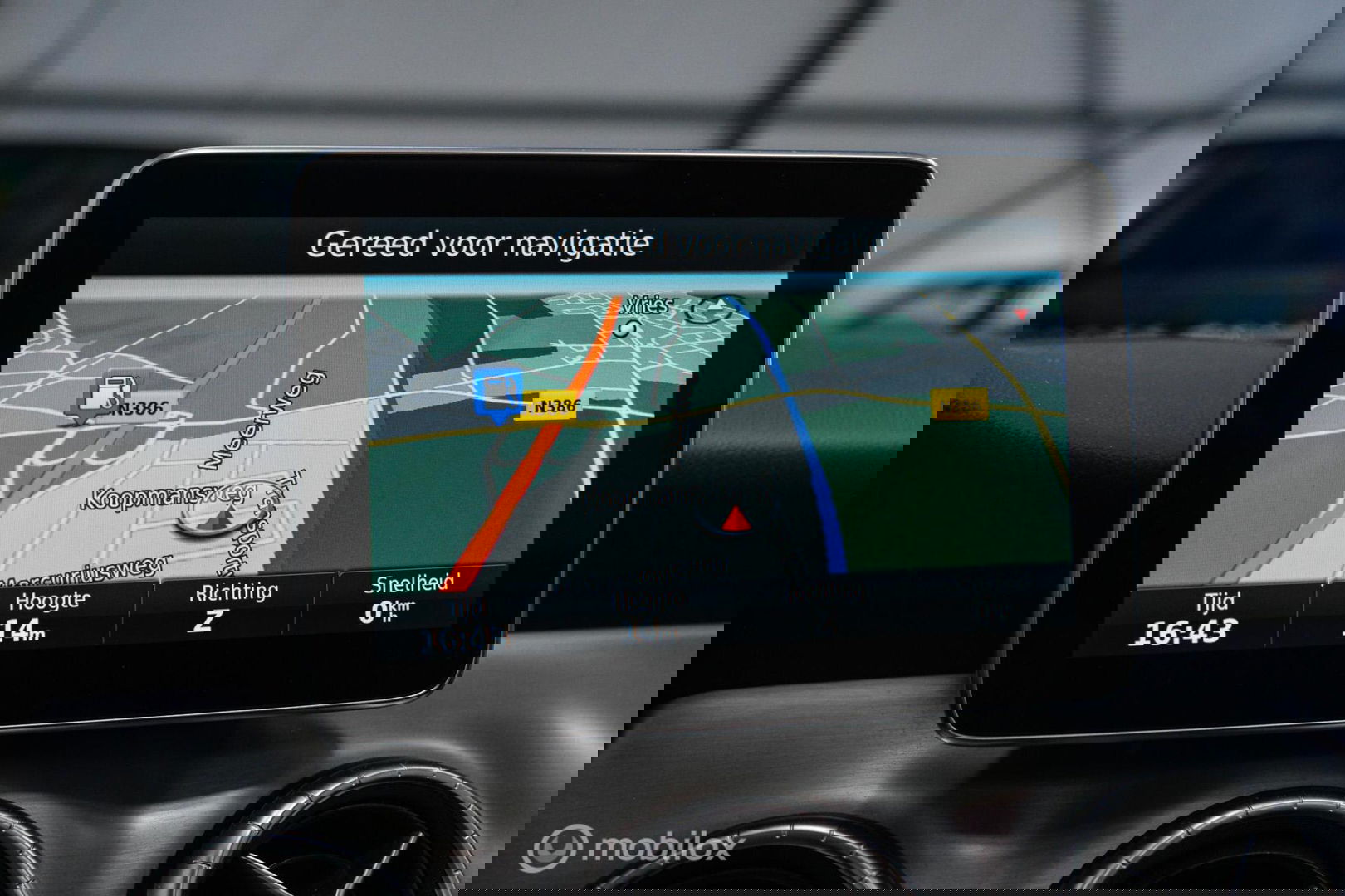 Mercedes-Benz CLA-Klasse Shooting Brake 180 AMG Line | Panorama | Trekhaak | Sportleder | LED | Navigatie | NL auto NAP | Rijklaarprijs |
