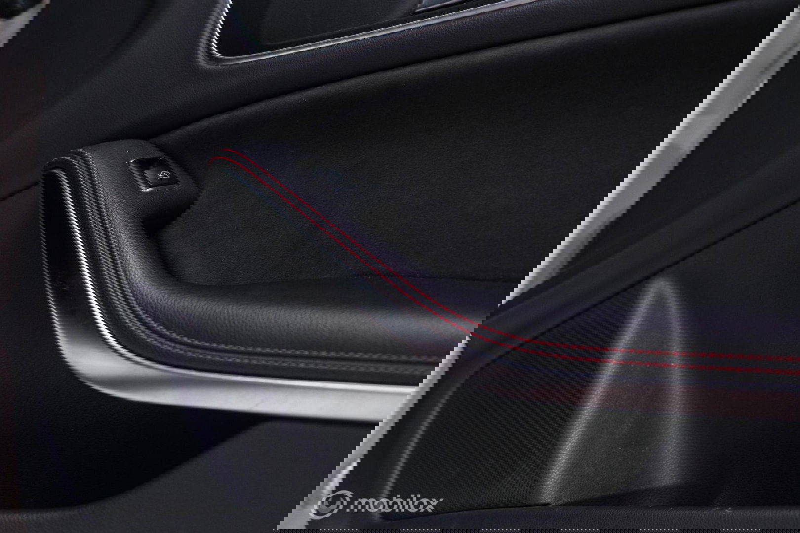 Mercedes-Benz CLA-Klasse Shooting Brake 180 AMG Line | Panorama | Trekhaak | Sportleder | LED | Navigatie | NL auto NAP | Rijklaarprijs |