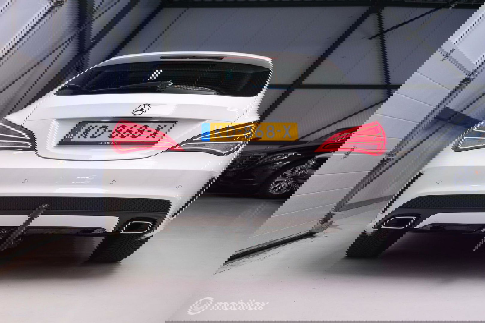 Mercedes-Benz CLA-Klasse Shooting Brake 180 AMG Line | Panorama | Trekhaak | Sportleder | LED | Navigatie | NL auto NAP | Rijklaarprijs |