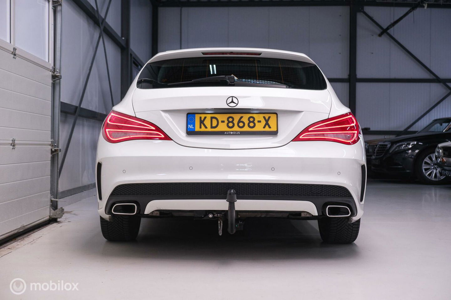 Mercedes-Benz CLA-Klasse Shooting Brake 180 AMG Line | Panorama | Trekhaak | Sportleder | LED | Navigatie | NL auto NAP | Rijklaarprijs |