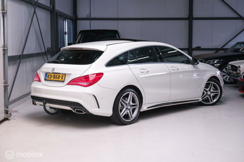 Mercedes-Benz CLA-Klasse Shooting Brake 180 AMG Line | Panorama | Trekhaak | Sportleder | LED | Navigatie | NL auto NAP | Rijklaarprijs |