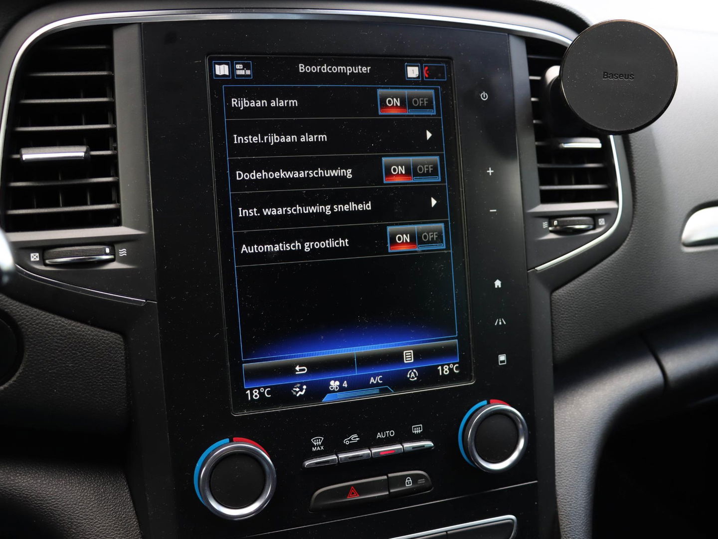 Renault Mégane Estate 1.3 TCe 140 Limited EDC Automaat