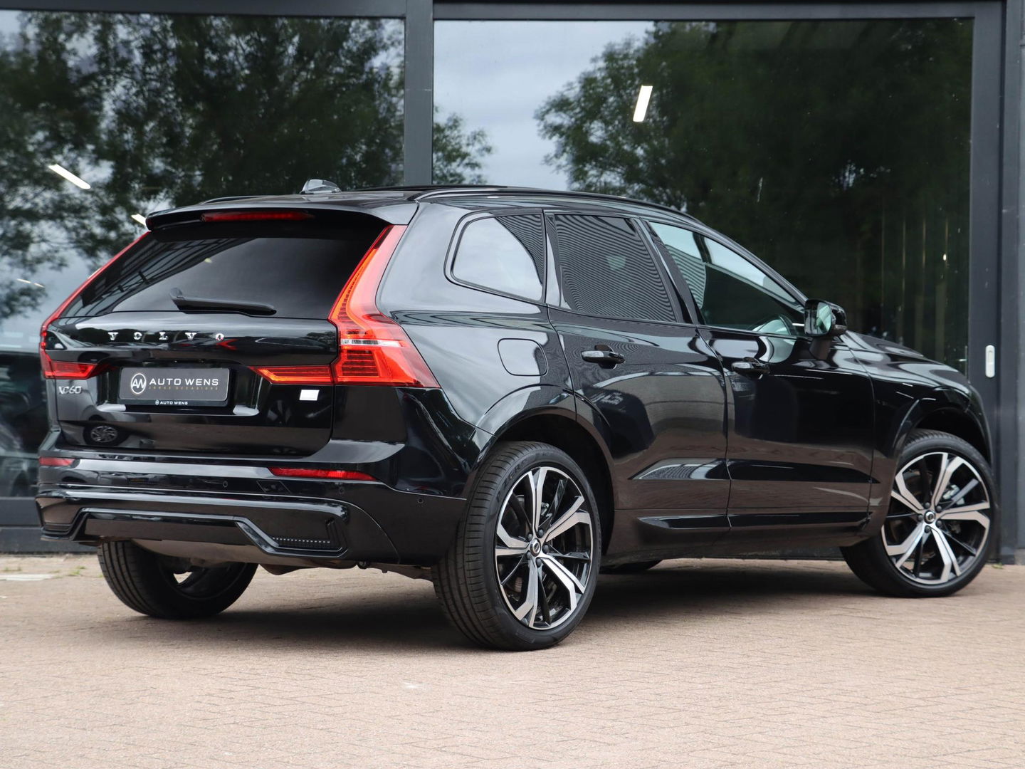 Volvo XC60 T8 AWD Plus Dark 455PK | 360 Cam | 21'' | Harman Kardon | Winterpakket