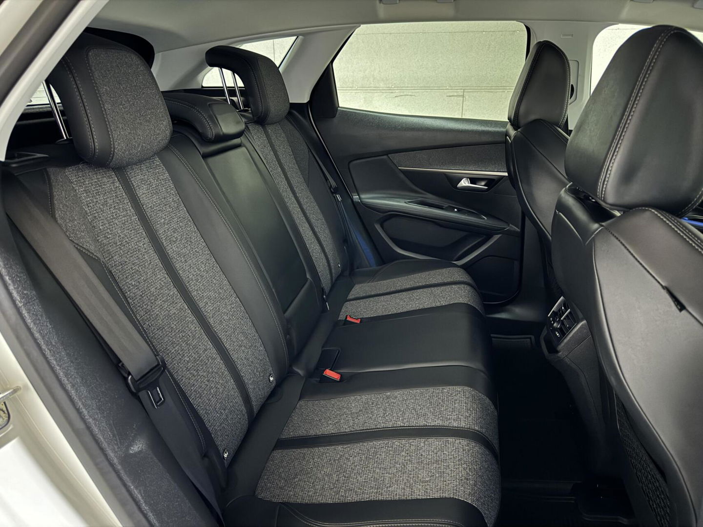 Peugeot 3008 1.6 PureTech Allure CarPlay 360° Cruise Sfeerv. NAP