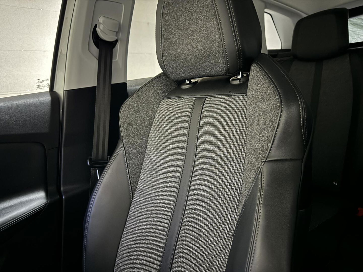 Peugeot 3008 1.6 PureTech Allure CarPlay 360° Cruise Sfeerv. NAP