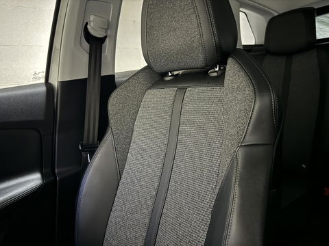 Peugeot 3008 1.6 PureTech Allure CarPlay 360° Cruise Sfeerv. NAP