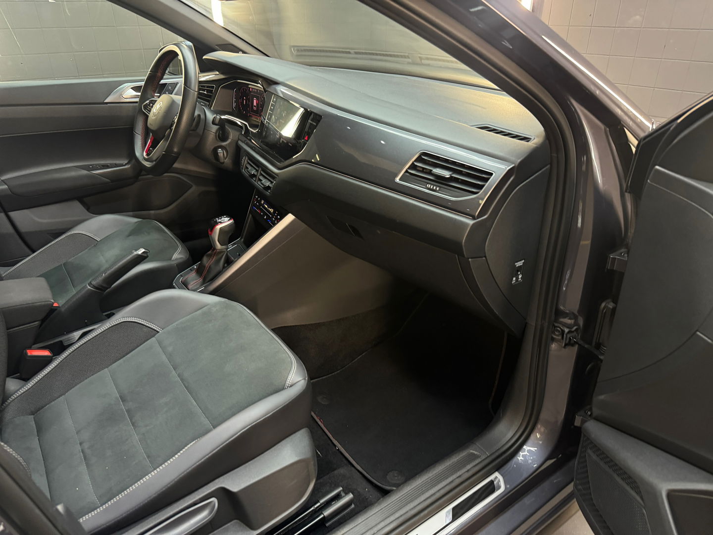 Volkswagen Polo 2.0 TSI GTI Pano|Beat|IQ|NAP|ACC|DCC|NL Auto