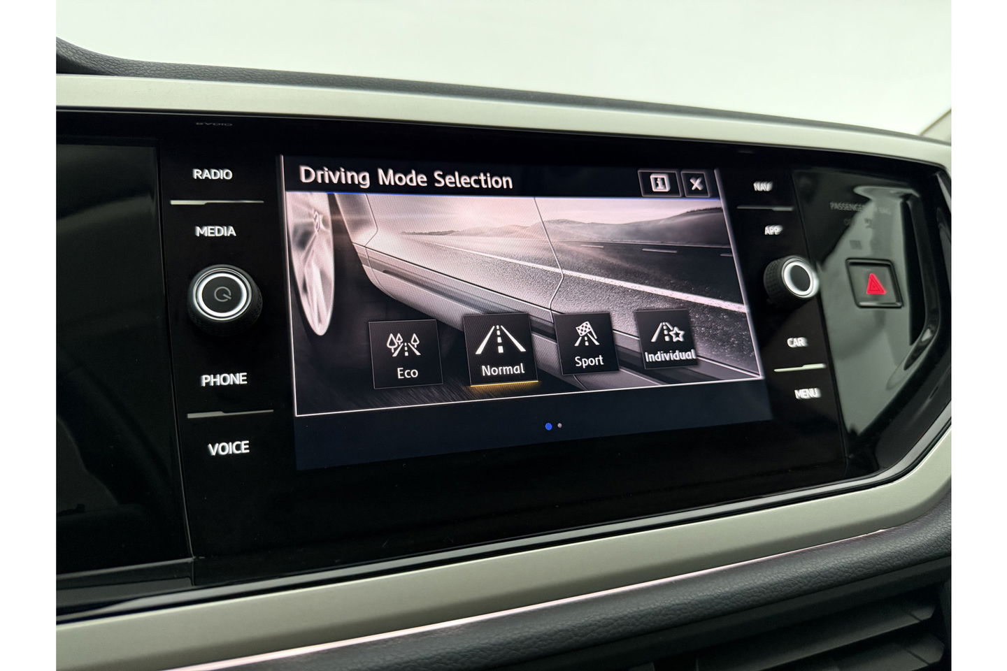 Volkswagen Polo 1.0 TSI R-Line LED Virtual Clima Cruise Carplay Navi PDC 16"LMV