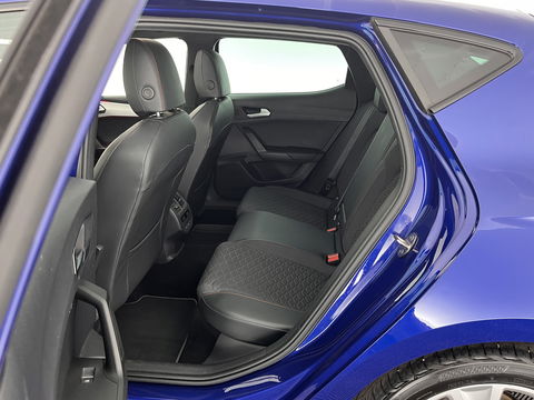 SEAT Leon 2.0 TDI FR-Sportpack Launch Edition (INCL-BTW) Aut.*PANO | LEATHER-FABRIC | FULL-LED | DIGI-COCKPIT | SPORT-SEATS | NAVI-FULLMAP | ECC | SHIFTPADDLES | PDC | AMBIENT-LIGHT | KEYLESS | PRIVACY-GLASS | 17''ALU*