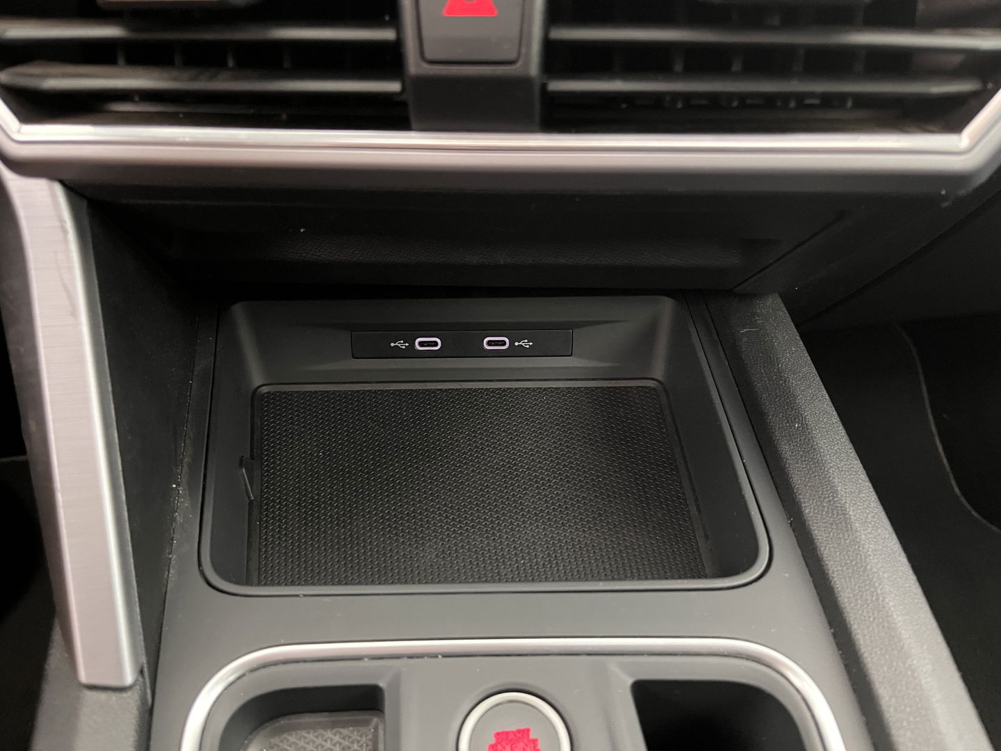 SEAT Leon 2.0 TDI FR-Sportpack Launch Edition (INCL-BTW) Aut.*PANO | LEATHER-FABRIC | FULL-LED | DIGI-COCKPIT | SPORT-SEATS | NAVI-FULLMAP | ECC | SHIFTPADDLES | PDC | AMBIENT-LIGHT | KEYLESS | PRIVACY-GLASS | 17''ALU*
