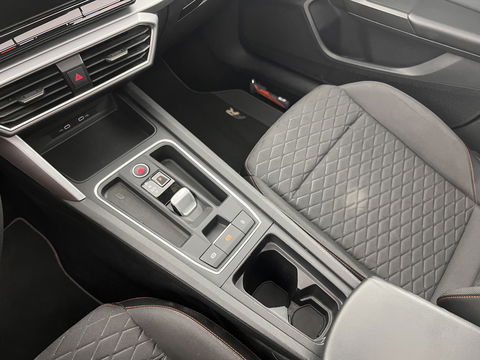 SEAT Leon 2.0 TDI FR-Sportpack Launch Edition (INCL-BTW) Aut.*PANO | LEATHER-FABRIC | FULL-LED | DIGI-COCKPIT | SPORT-SEATS | NAVI-FULLMAP | ECC | SHIFTPADDLES | PDC | AMBIENT-LIGHT | KEYLESS | PRIVACY-GLASS | 17''ALU*