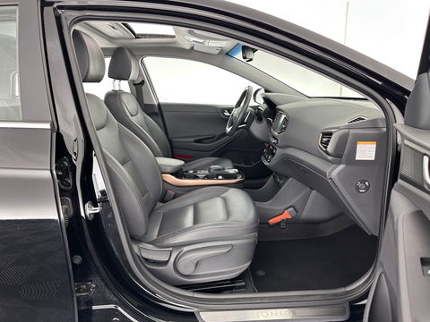Hyundai IONIQ Premium EV (INCL-BTW) *PANO | FULL-LEATHER | INFINITY-AUDIO | FULL-LED | KEYLESS | NAVI-FULLMAP |  ADAPTIVE-CRUISE |  DAB | CAMERA | MEMORY-PACK | DIGI-COCKPIT | CCS-FASTLOADER | LANE-ASSIST...