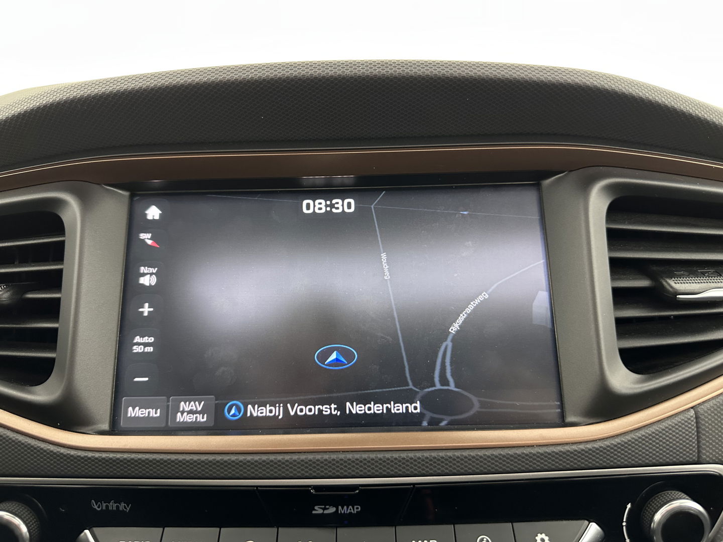 Hyundai IONIQ Premium EV (INCL-BTW) *PANO | FULL-LEATHER | INFINITY-AUDIO | FULL-LED | KEYLESS | NAVI-FULLMAP |  ADAPTIVE-CRUISE |  DAB | CAMERA | MEMORY-PACK | DIGI-COCKPIT | CCS-FASTLOADER | LANE-ASSIST...