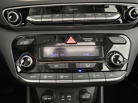 Hyundai IONIQ Premium EV (INCL-BTW) *PANO | FULL-LEATHER | INFINITY-AUDIO | FULL-LED | KEYLESS | NAVI-FULLMAP |  ADAPTIVE-CRUISE |  DAB | CAMERA | MEMORY-PACK | DIGI-COCKPIT | CCS-FASTLOADER | LANE-ASSIST...