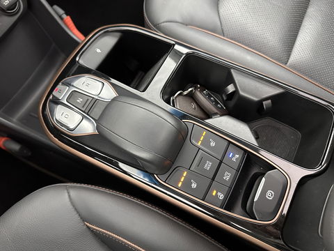 Hyundai IONIQ Premium EV (INCL-BTW) *PANO | FULL-LEATHER | INFINITY-AUDIO | FULL-LED | KEYLESS | NAVI-FULLMAP |  ADAPTIVE-CRUISE |  DAB | CAMERA | MEMORY-PACK | DIGI-COCKPIT | CCS-FASTLOADER | LANE-ASSIST...