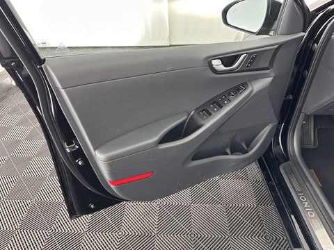 Hyundai IONIQ Premium EV (INCL-BTW) *PANO | FULL-LEATHER | INFINITY-AUDIO | FULL-LED | KEYLESS | NAVI-FULLMAP |  ADAPTIVE-CRUISE |  DAB | CAMERA | MEMORY-PACK | DIGI-COCKPIT | CCS-FASTLOADER | LANE-ASSIST...