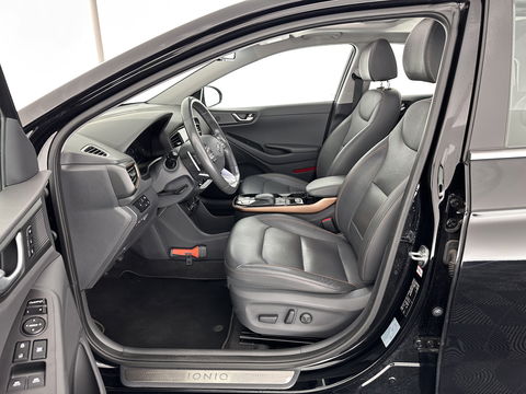 Hyundai IONIQ Premium EV (INCL-BTW) *PANO | FULL-LEATHER | INFINITY-AUDIO | FULL-LED | KEYLESS | NAVI-FULLMAP |  ADAPTIVE-CRUISE |  DAB | CAMERA | MEMORY-PACK | DIGI-COCKPIT | CCS-FASTLOADER | LANE-ASSIST...
