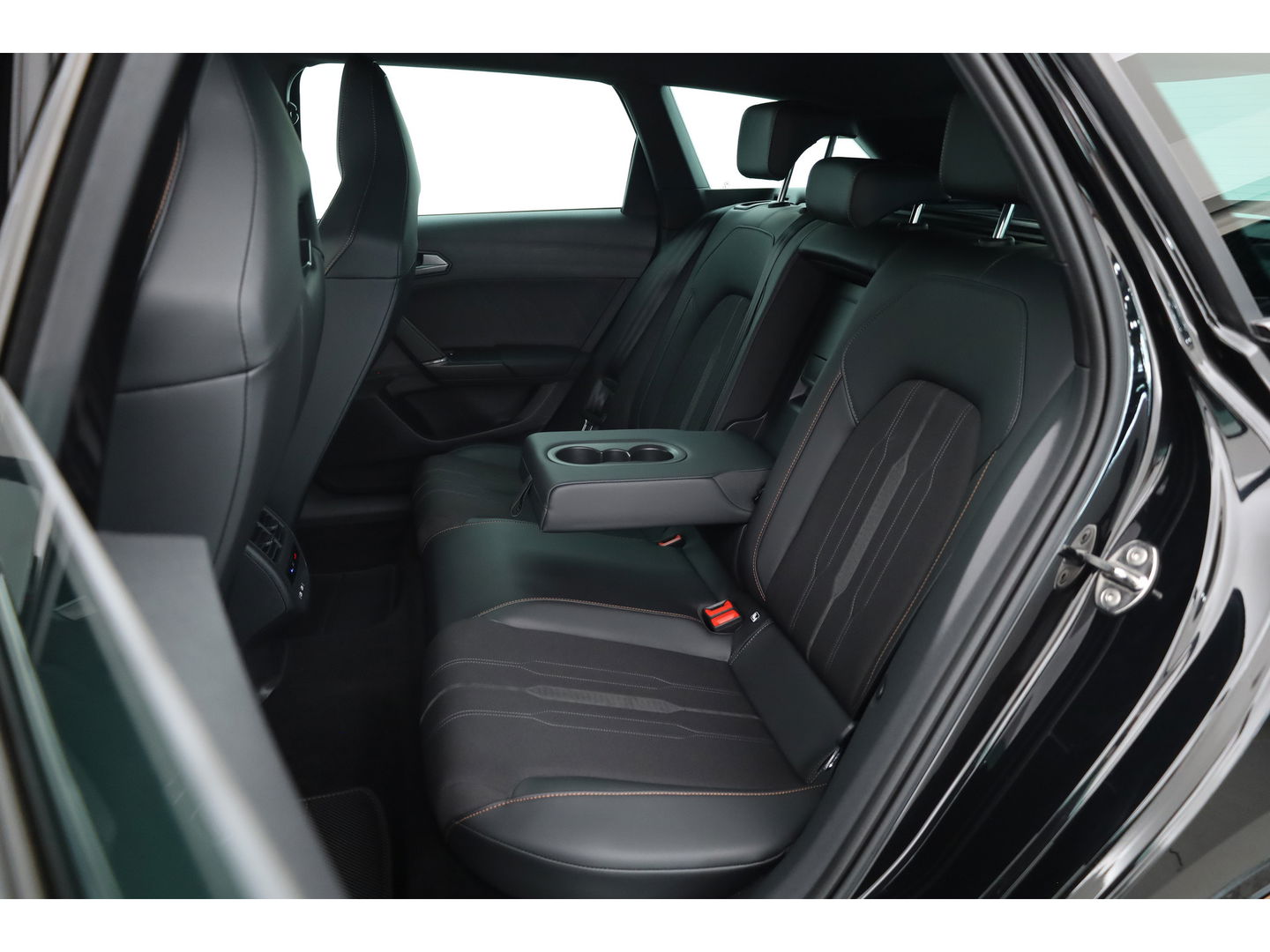 CUPRA Leon Sportstourer 1.4 e-Hybrid VZ Copper Edition 245pk | Navi | Adapt. Cruise | Camera | Stoel-Stuurverw.