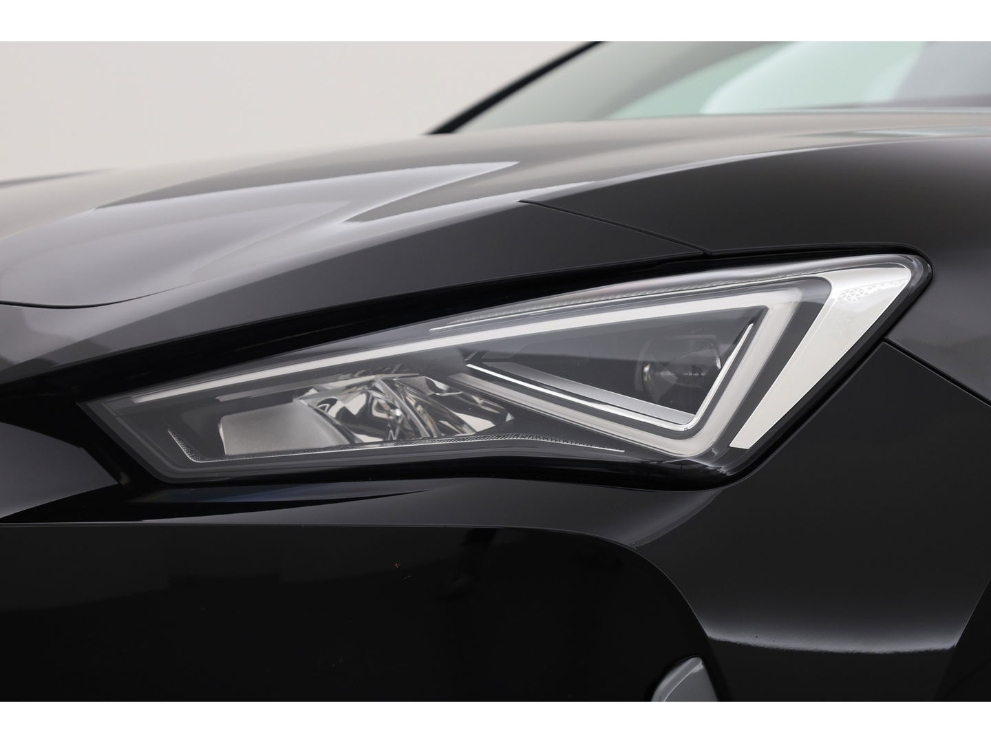 CUPRA Leon Sportstourer 1.4 e-Hybrid VZ Copper Edition 245pk | Navi | Adapt. Cruise | Camera | Stoel-Stuurverw.