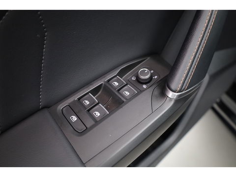 CUPRA Leon Sportstourer 1.4 e-Hybrid VZ Copper Edition 245pk | Navi | Adapt. Cruise | Camera | Stoel-Stuurverw.