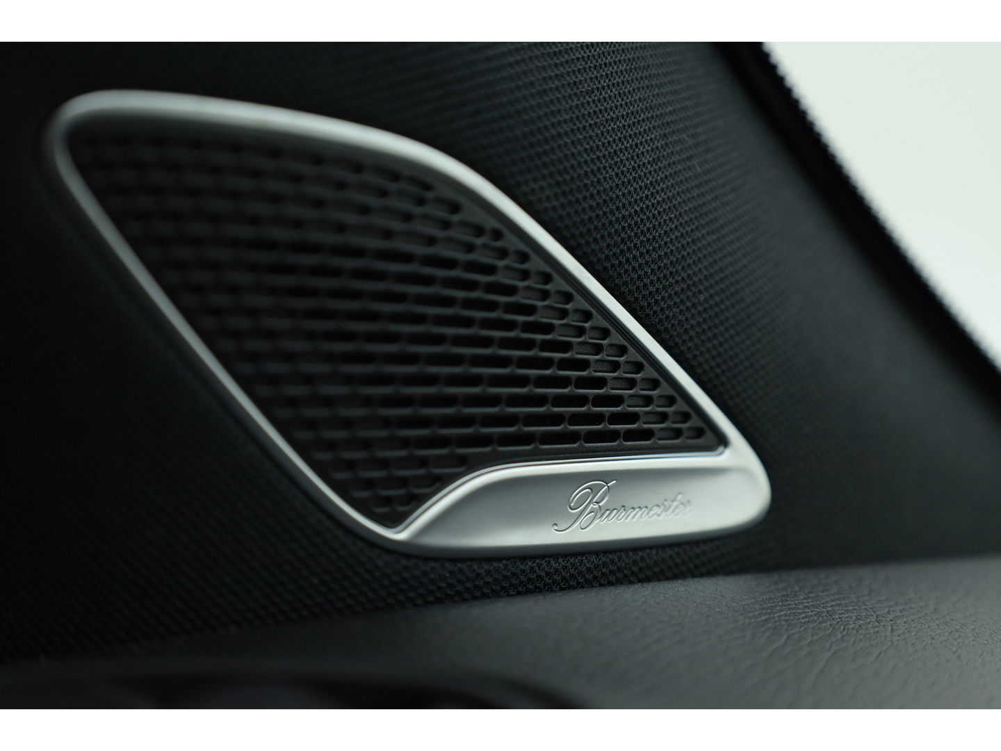Mercedes-Benz GLA 250 e AMG Line | Augmented Reality | Burmester | Trekhaak | All Season | Dodehoek