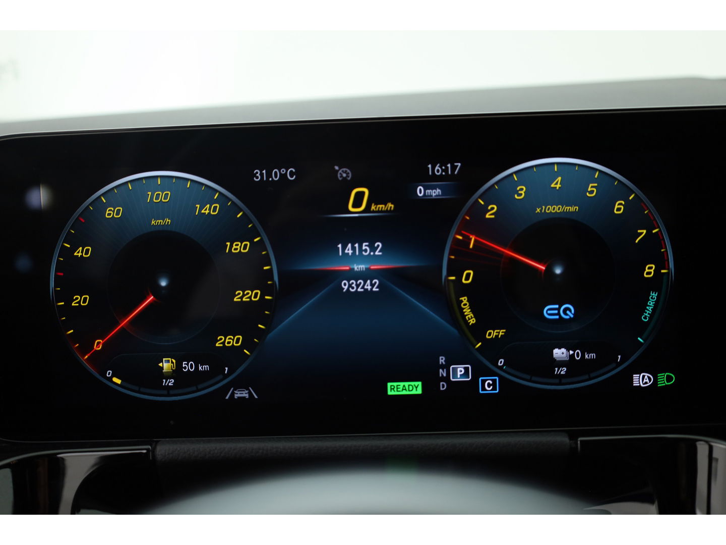 Mercedes-Benz GLA 250 e AMG Line | Augmented Reality | Burmester | Trekhaak | All Season | Dodehoek