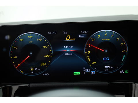 Mercedes-Benz GLA 250 e AMG Line | Augmented Reality | Burmester | Trekhaak | All Season | Dodehoek