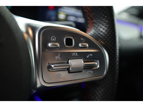 Mercedes-Benz GLA 250 e AMG Line | Augmented Reality | Burmester | Trekhaak | All Season | Dodehoek