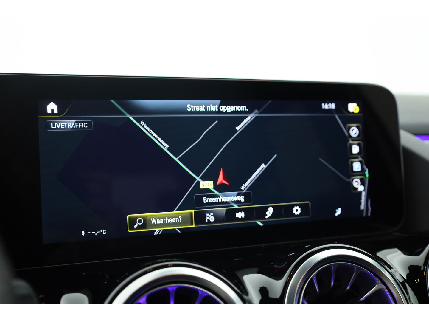 Mercedes-Benz GLA 250 e AMG Line | Augmented Reality | Burmester | Trekhaak | All Season | Dodehoek