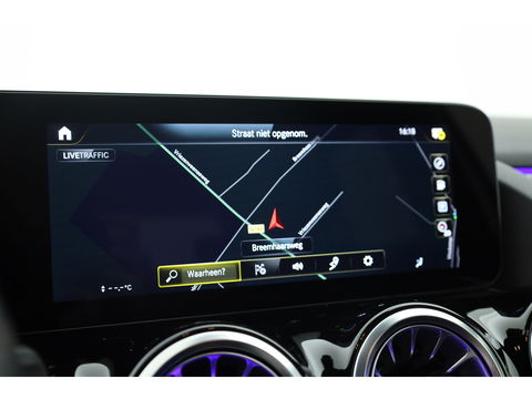 Mercedes-Benz GLA 250 e AMG Line | Augmented Reality | Burmester | Trekhaak | All Season | Dodehoek