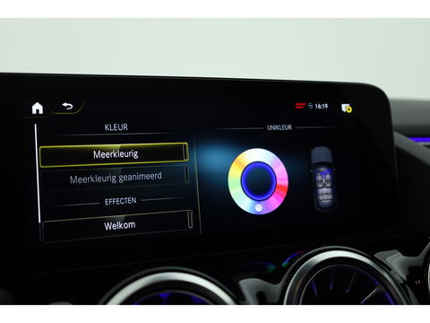 Mercedes-Benz GLA 250 e AMG Line | Augmented Reality | Burmester | Trekhaak | All Season | Dodehoek