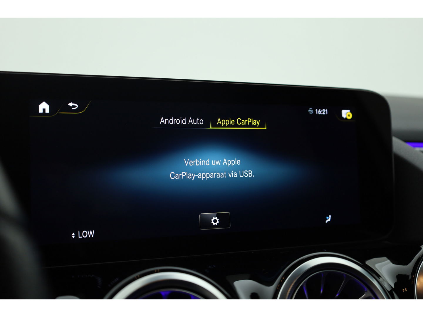 Mercedes-Benz GLA 250 e AMG Line | Augmented Reality | Burmester | Trekhaak | All Season | Dodehoek