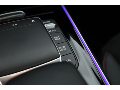 Mercedes-Benz GLA 250 e AMG Line | Augmented Reality | Burmester | Trekhaak | All Season | Dodehoek