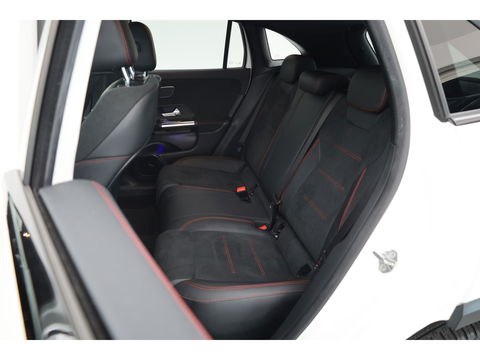 Mercedes-Benz GLA 250 e AMG Line | Augmented Reality | Burmester | Trekhaak | All Season | Dodehoek