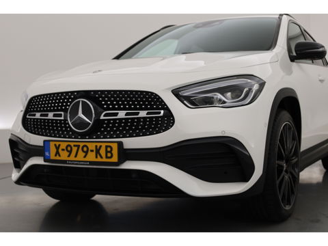 Mercedes-Benz GLA 250 e AMG Line | Augmented Reality | Burmester | Trekhaak | All Season | Dodehoek