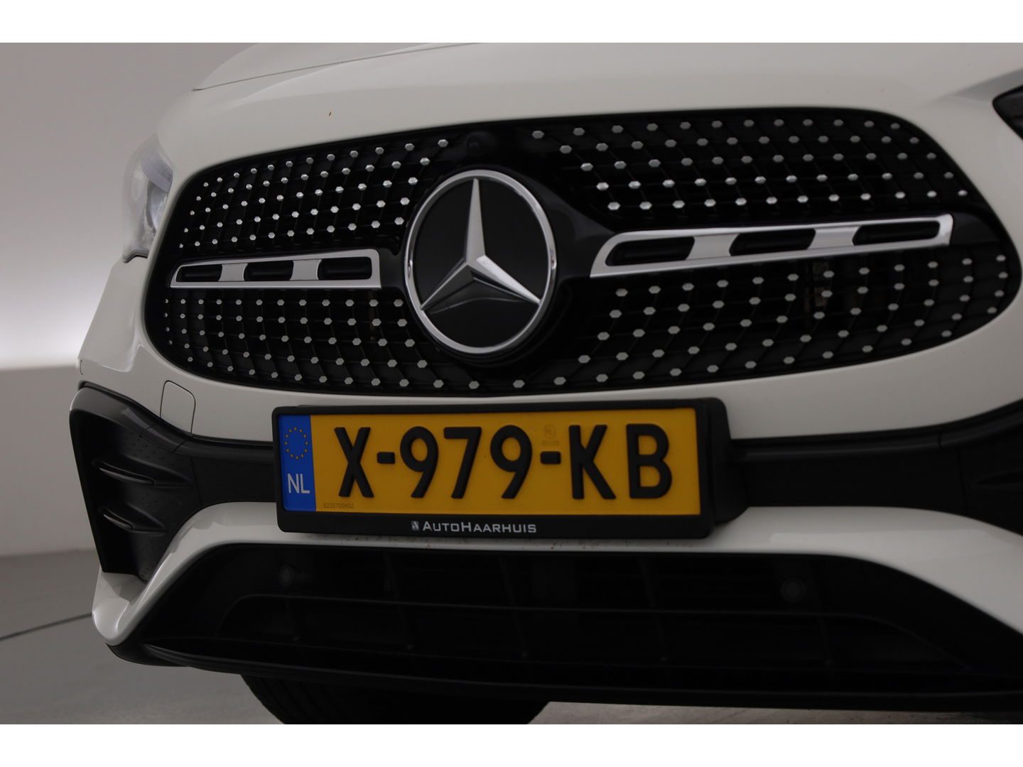 Mercedes-Benz GLA 250 e AMG Line | Augmented Reality | Burmester | Trekhaak | All Season | Dodehoek