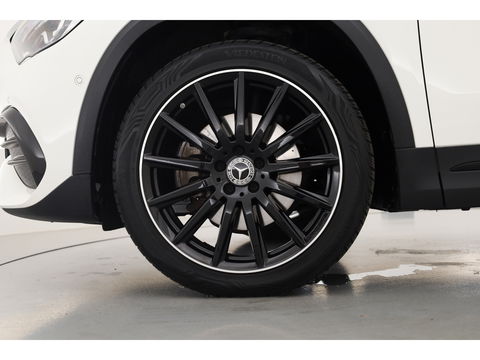Mercedes-Benz GLA 250 e AMG Line | Augmented Reality | Burmester | Trekhaak | All Season | Dodehoek